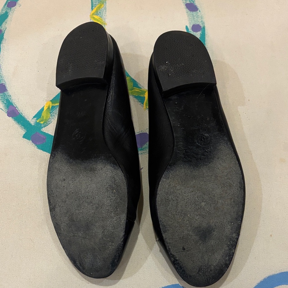 CHANEL Black Leather Loafers with Bow Detail - Picture 5 of 7